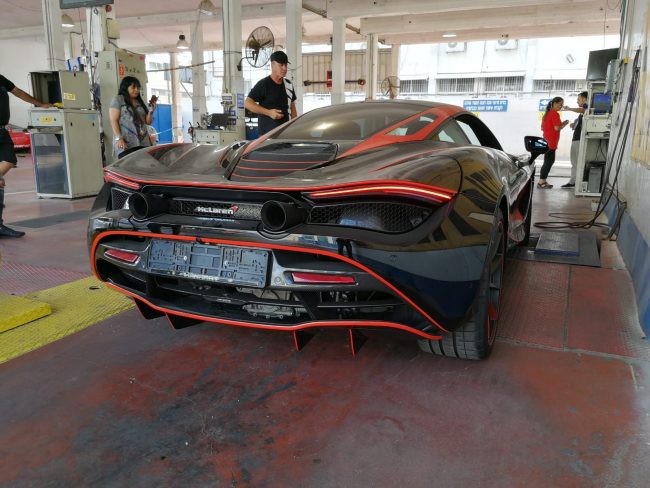 למבורגיני אוונטאדור מקלארן 720 s